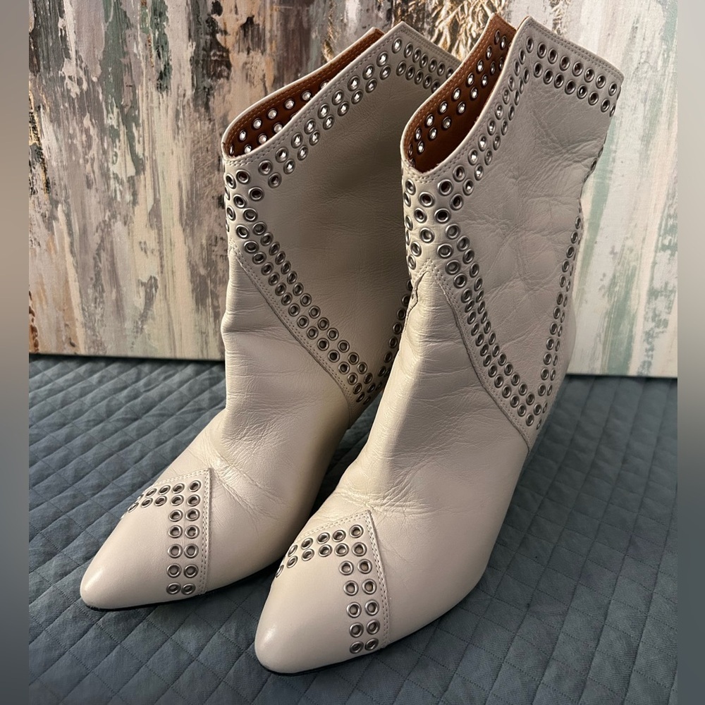 ISABEL MARANT Demka Eyelet Grommet Leather Ankle Boots- White/ Size 37 (US 7)